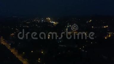 波兰无人机提供的夜间城市景观